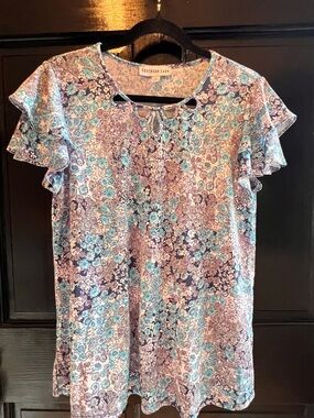 Southern Lady Floral Flutter Sleeve Top - Navy, Aqua, Gray & White, Size Large